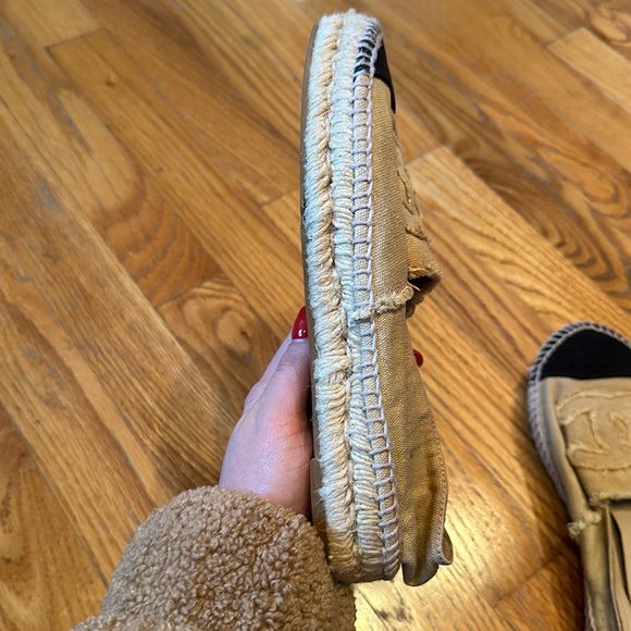 CHANEL Beige and Black two tone canvas espadrilles in size EU 38 - Picture 4 of 10